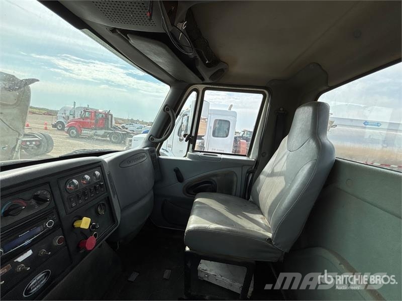 International 7400 Kabine i unutrašnjost
