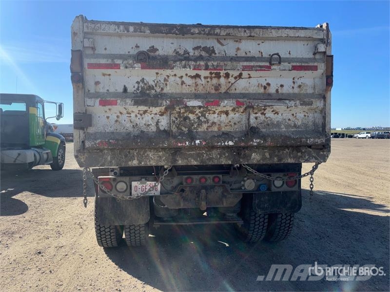 International 7400 Tippbil