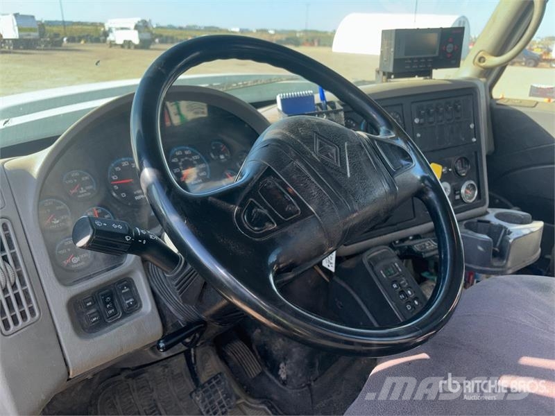 International 7400 Tippbil