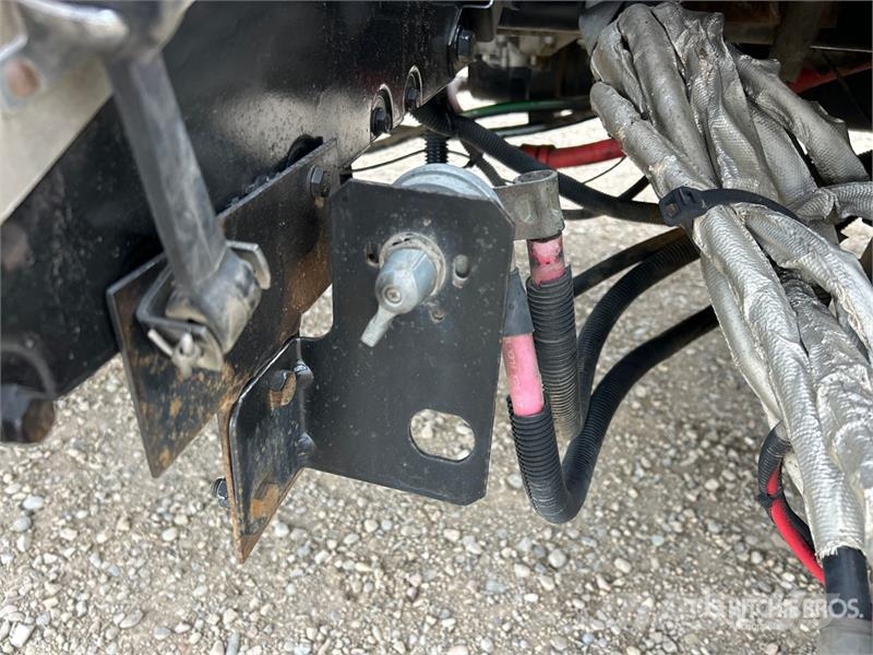 International 7400 شاحنات قلابة