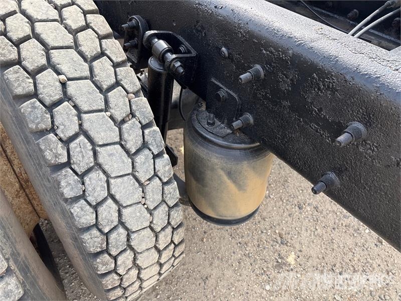International 7400 Kabine i unutrašnjost
