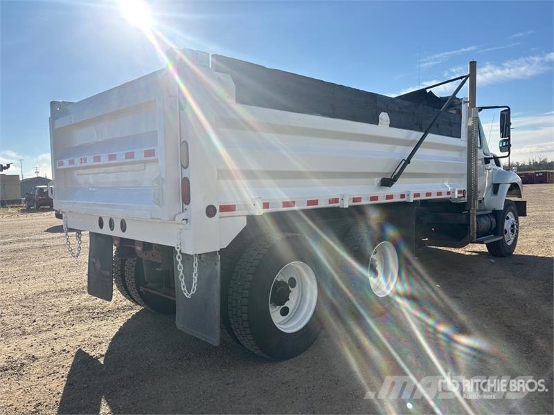 International 7400 Tippbil