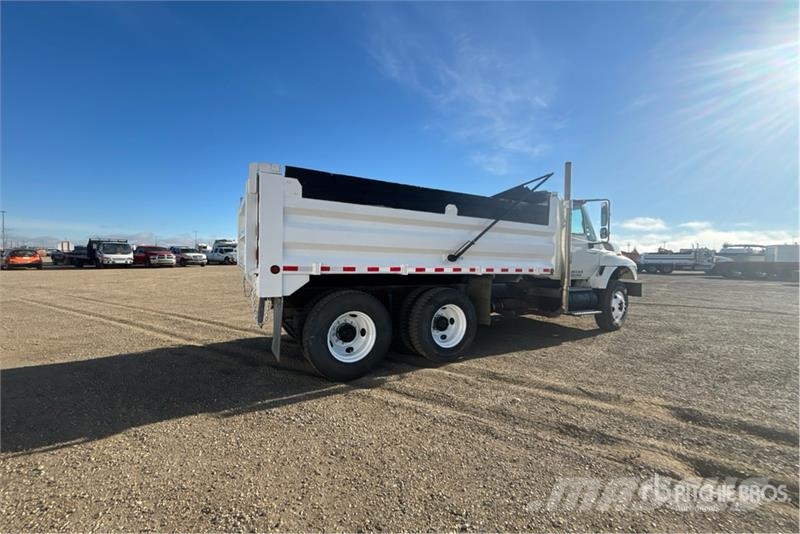 International 7400 Tippbil