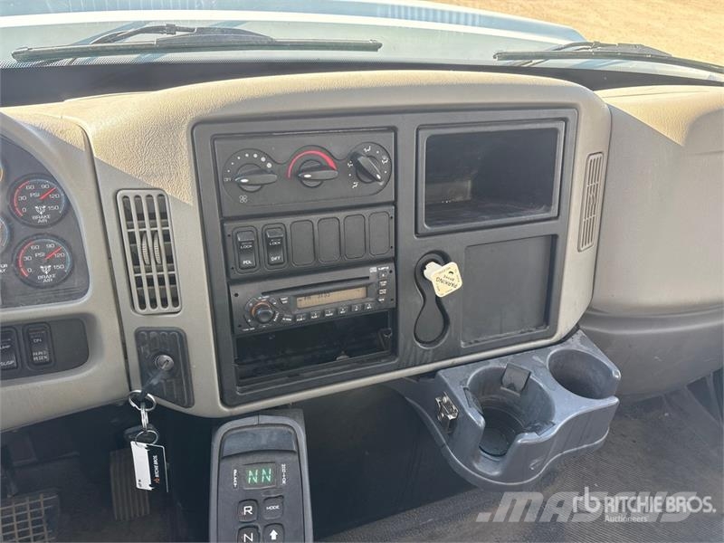 International 7400 Tippbil