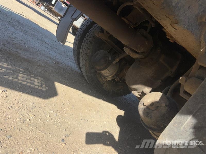 International 7400 Tippbil