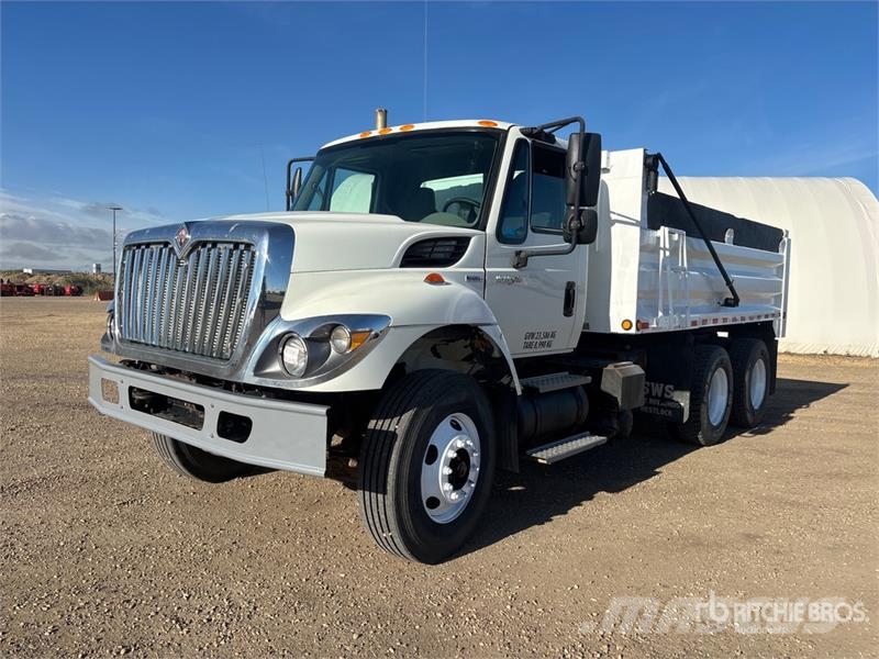 International 7400 Tippbil