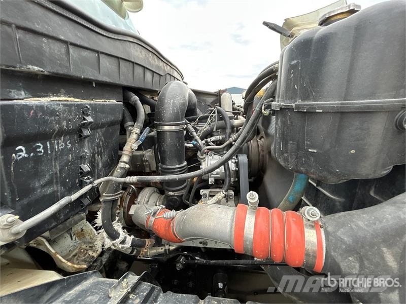 International 7400 شاحنات قلابة