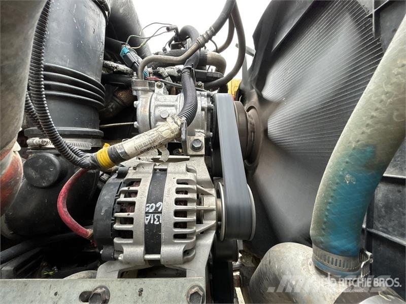 International 7400 شاحنات قلابة