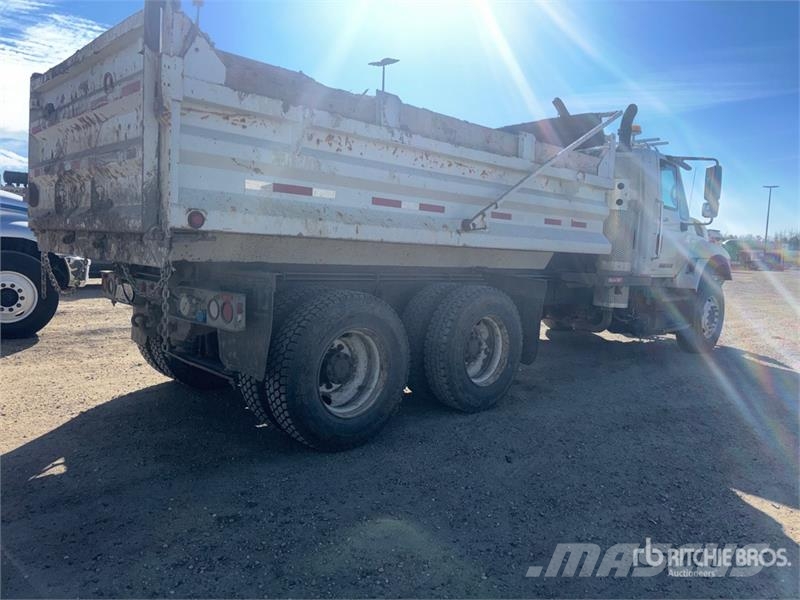 International 7400 Tippbil