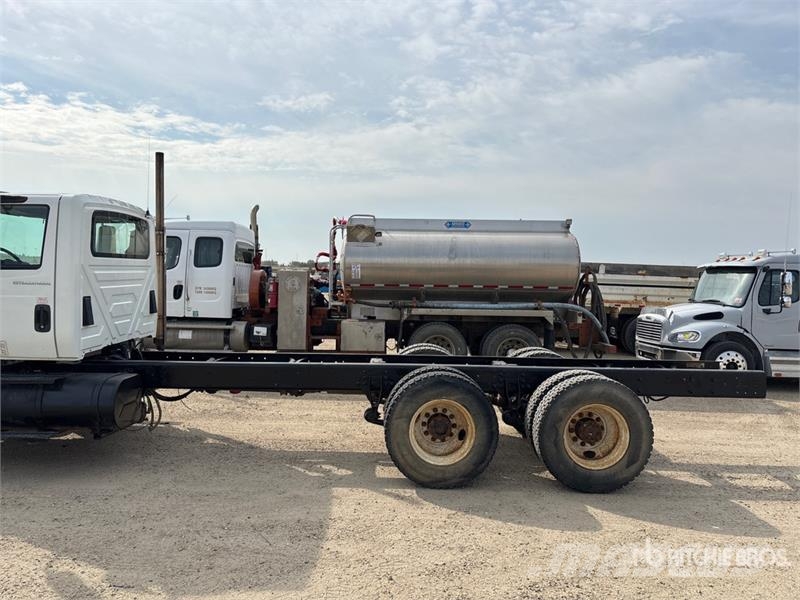 International 7400 Kabine i unutrašnjost
