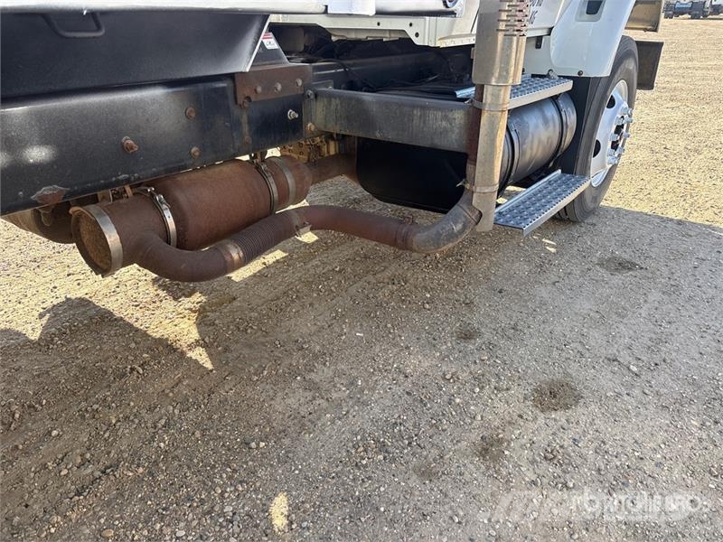 International 7400 Tippbil