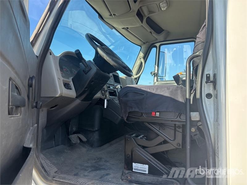 International 7400 Tippbil