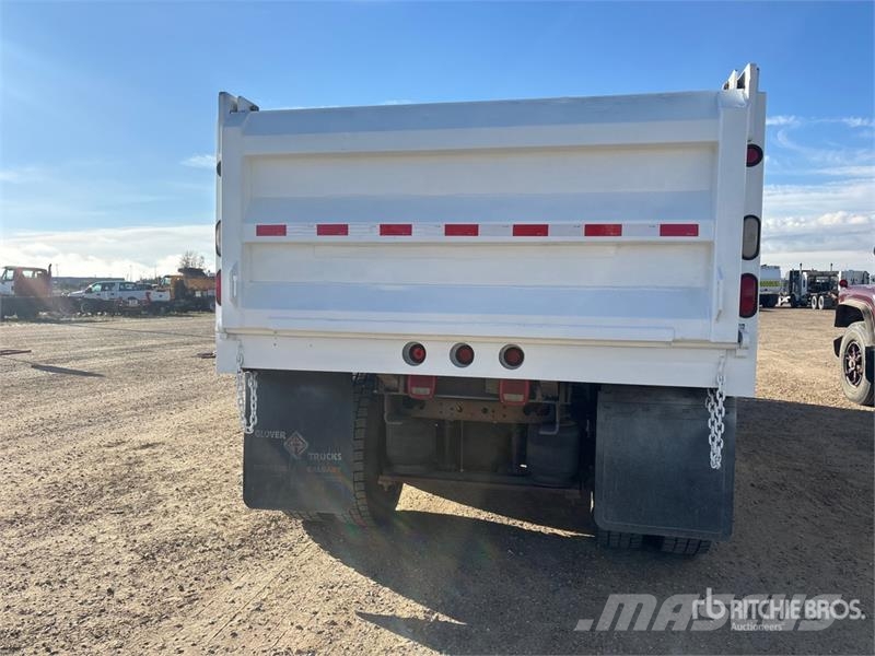 International 7400 Tippbil