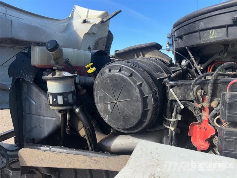 International 7400 Tippbil