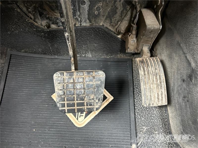 International 7400 شاحنات قلابة