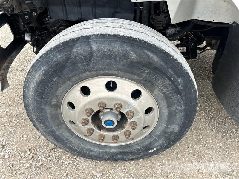 International 7400 شاحنات قلابة