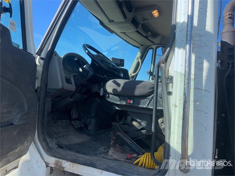 International 7400 Tippbil