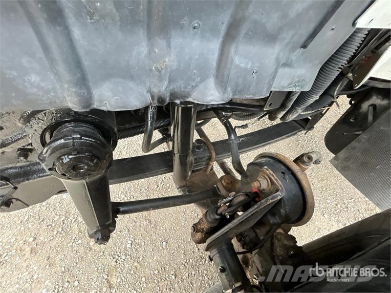 International 7400 شاحنات قلابة