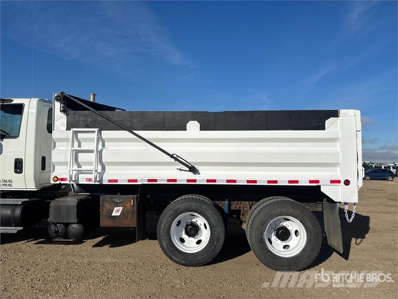 International 7400 Tippbil