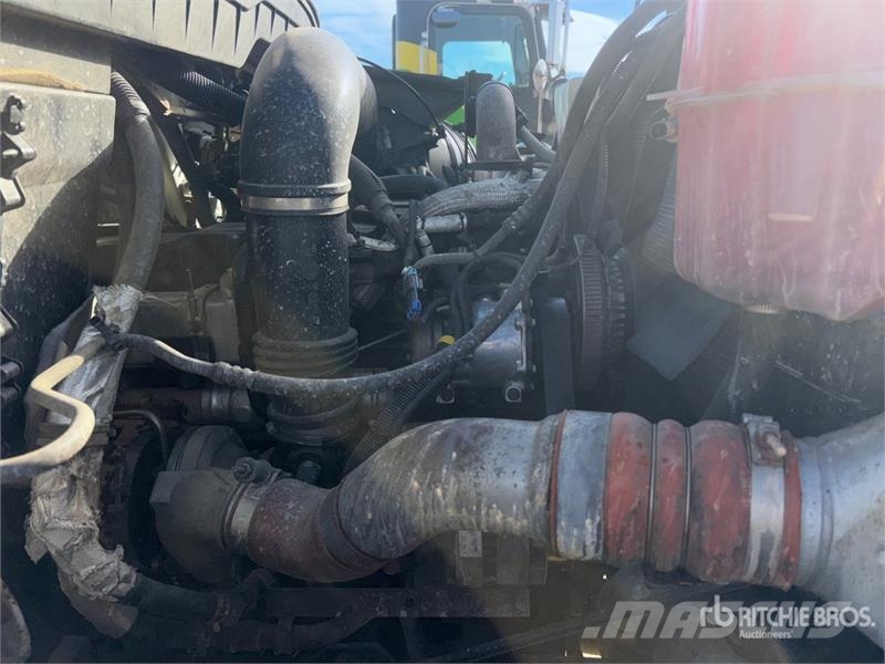 International 7400 Tippbil