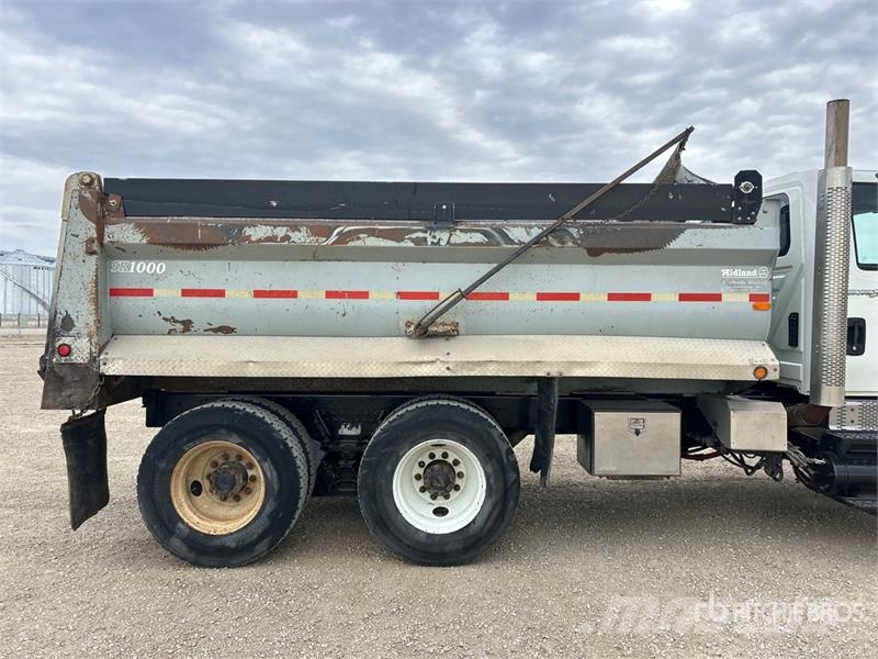International 7400 شاحنات قلابة