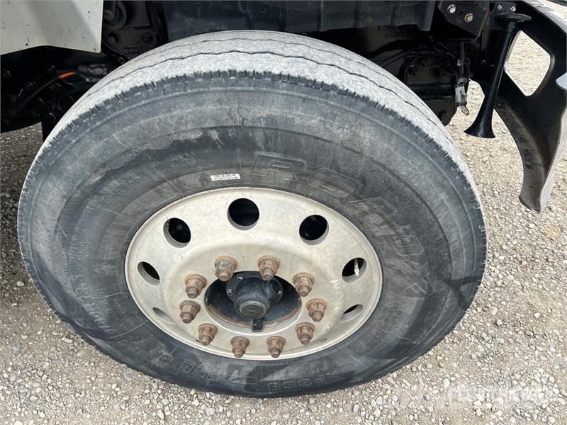 International 7400 شاحنات قلابة
