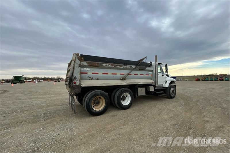 International 7400 شاحنات قلابة