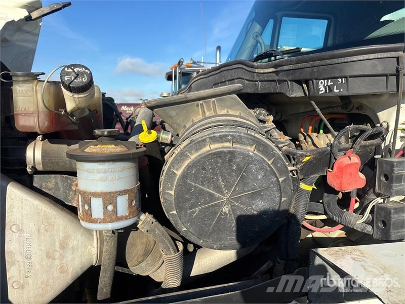 International 7400 Tippbil