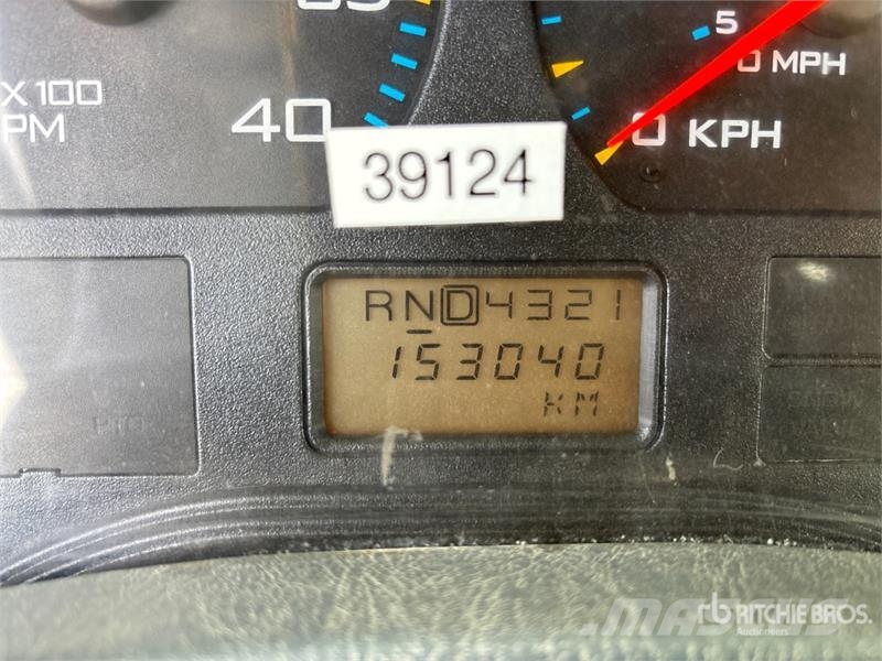 International 7400 Kabine i unutrašnjost