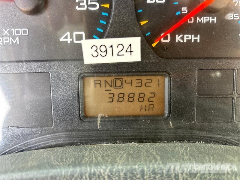 International 7400 Kabine i unutrašnjost