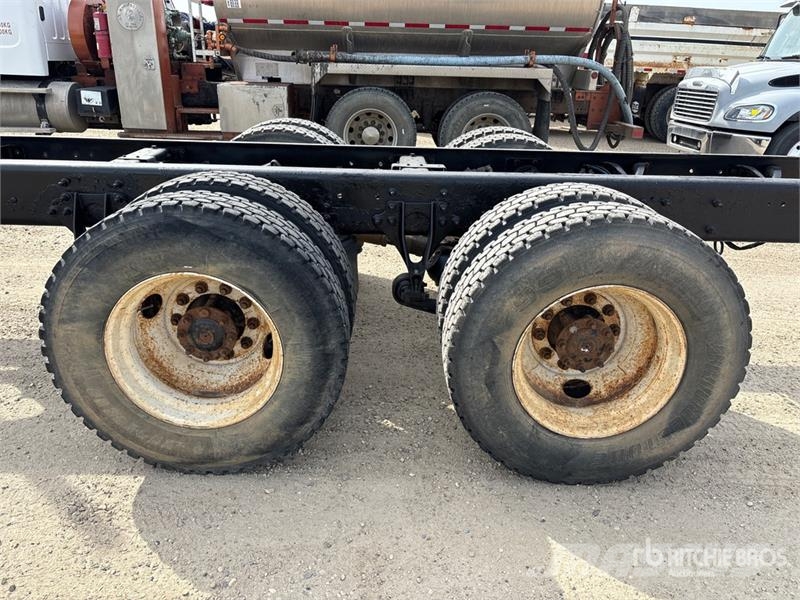 International 7400 Kabine i unutrašnjost