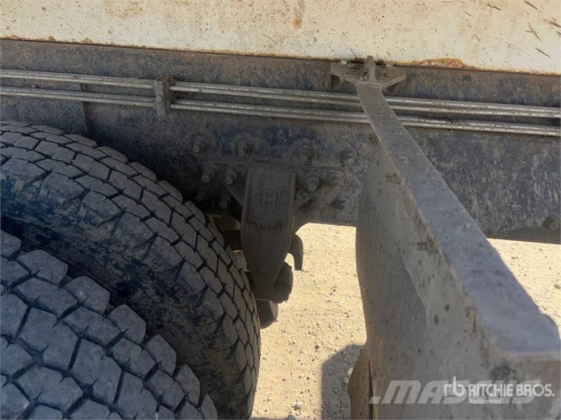 International 7400 Tippbil