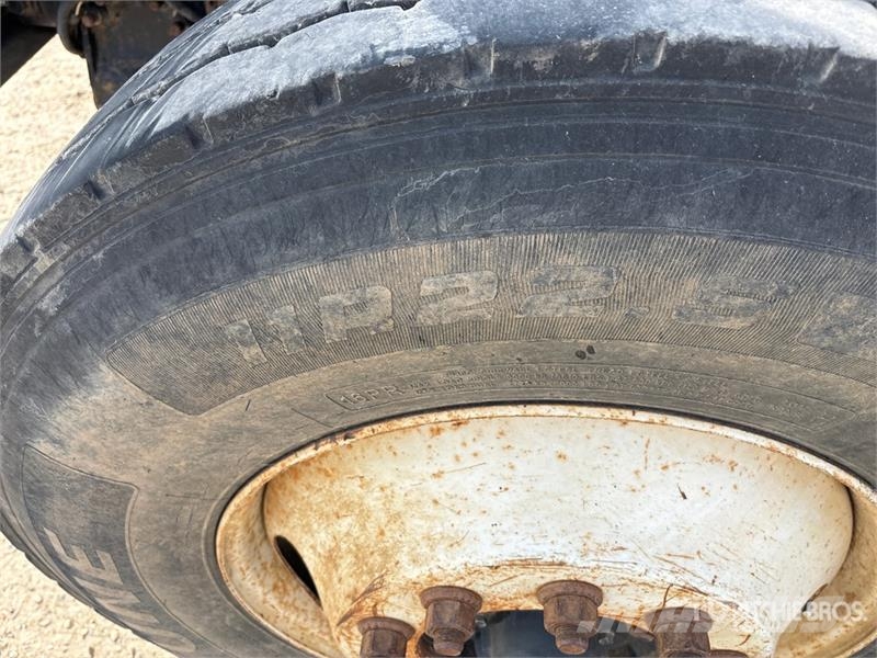 International 7400 Kabine i unutrašnjost
