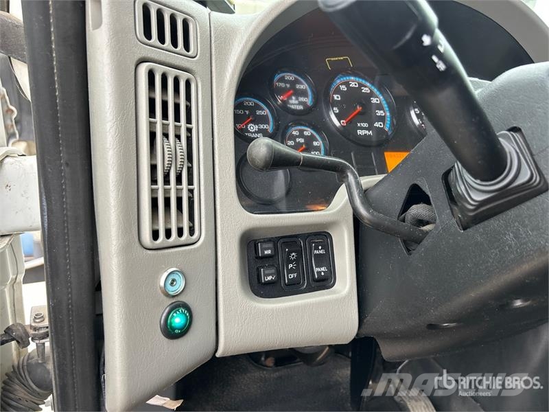 International 7400 SBA 4x2 Snow Plow Truck Municipal/vehicul cu uz general