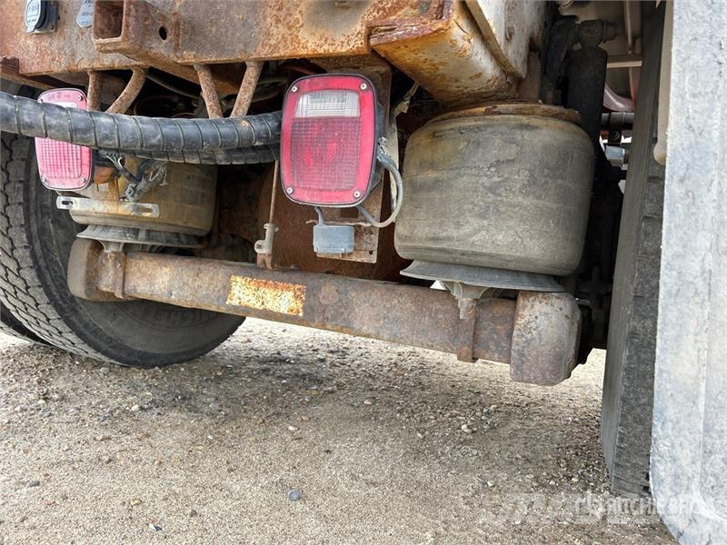 International 7400 SBA 4x2 Snow Plow Truck Municipal/vehicul cu uz general