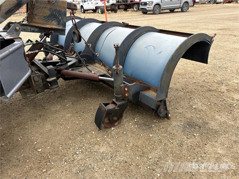 International 7400 SBA 4x2 Snow Plow Truck Municipal/vehicul cu uz general