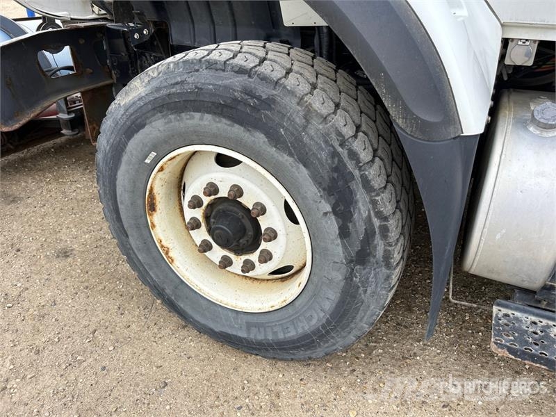 International 7400 SBA 4x2 Snow Plow Truck Municipal/vehicul cu uz general