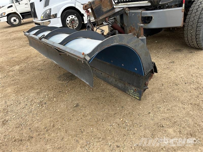International 7400 SBA 4x2 Snow Plow Truck Municipal/vehicul cu uz general