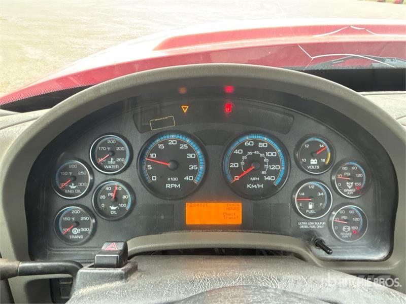 International 7400 WorkStar Cab and Chassis Cabines