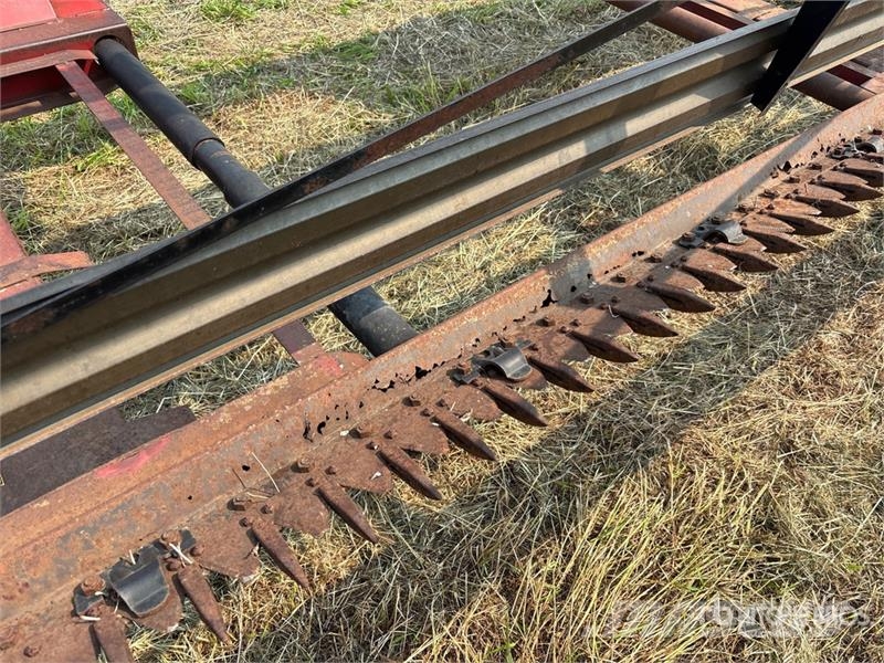 International 75 25 ft Pull Type Swather Windrower Segadoras hileradoras