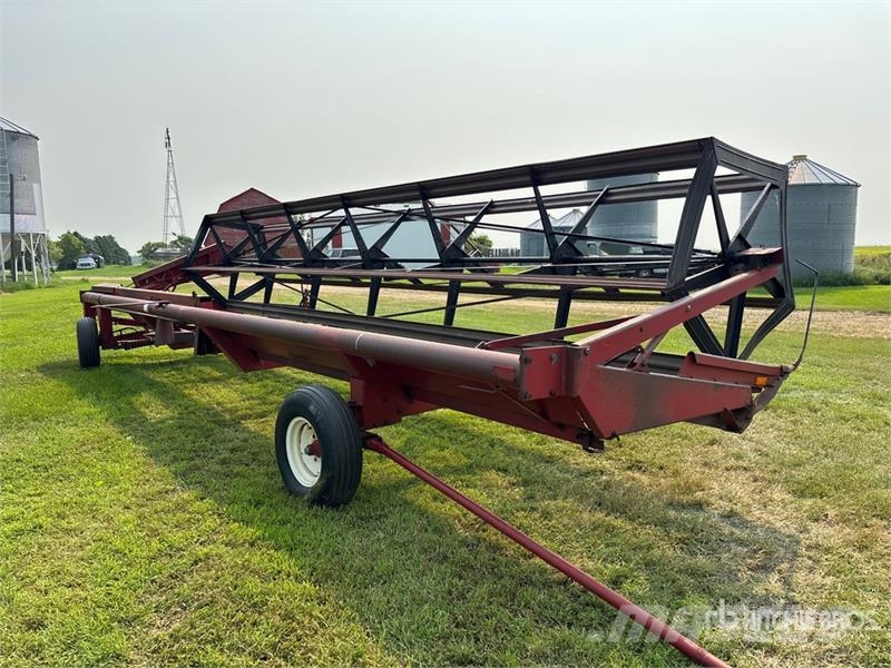 International 75 25 ft Pull Type Swather Windrower Segadoras hileradoras