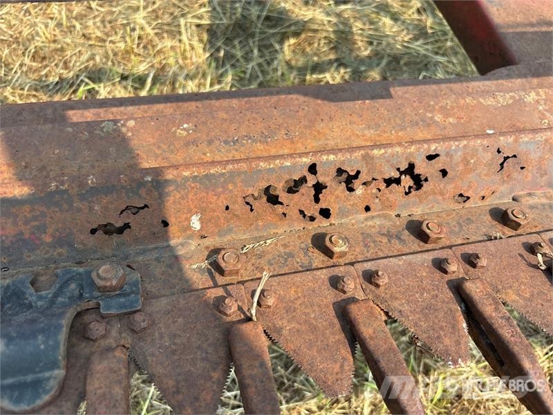 International 75 25 ft Pull Type Swather Windrower Segadoras hileradoras