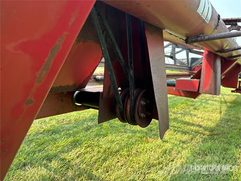 International 75 25 ft Pull Type Swather Windrower Segadoras hileradoras