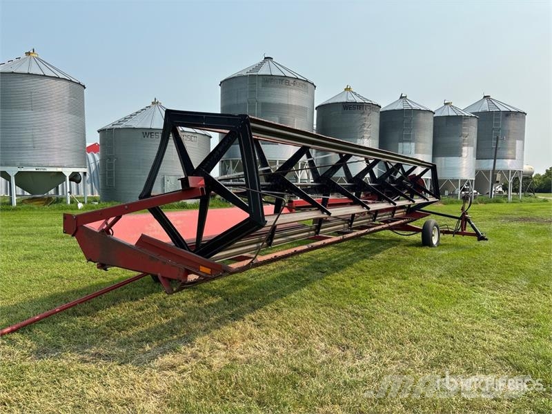 International 75 25 ft Pull Type Swather Windrower Segadoras hileradoras