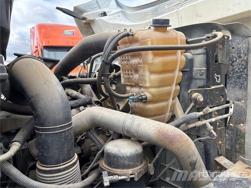 International 7500 Kabíny a interiér