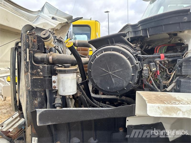 International 7500 Kabíny a interiér