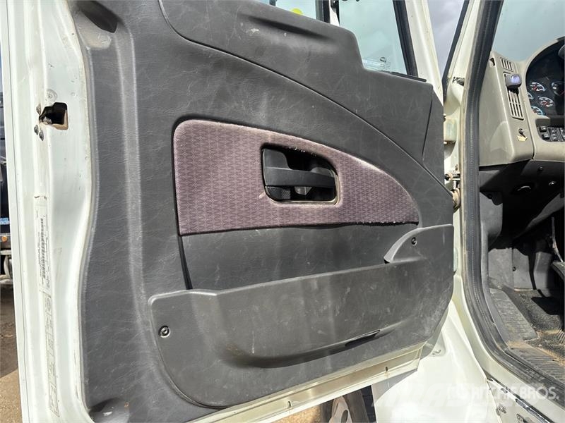 International 7500 Kabíny a interiér
