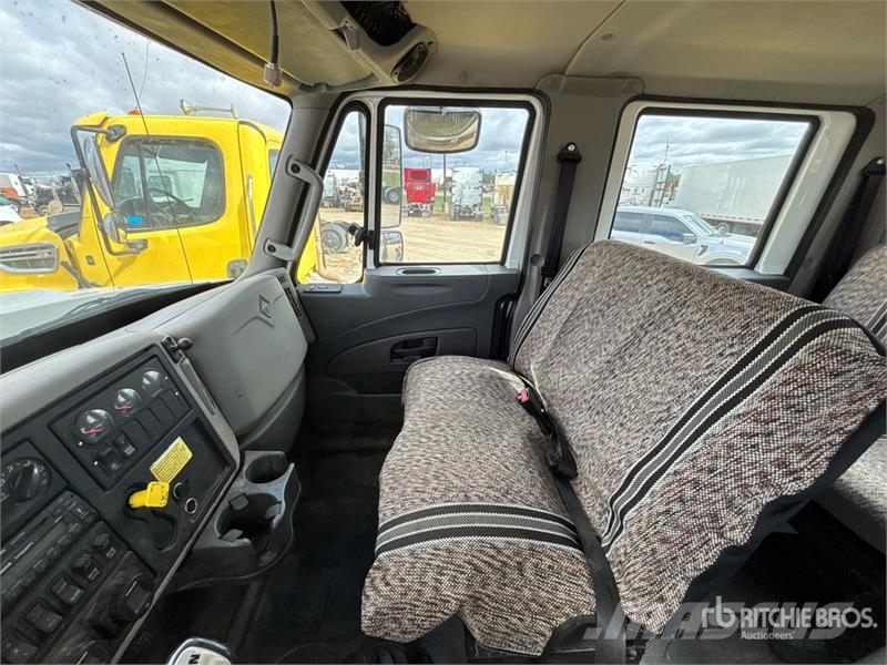 International 7500 Kabíny a interiér