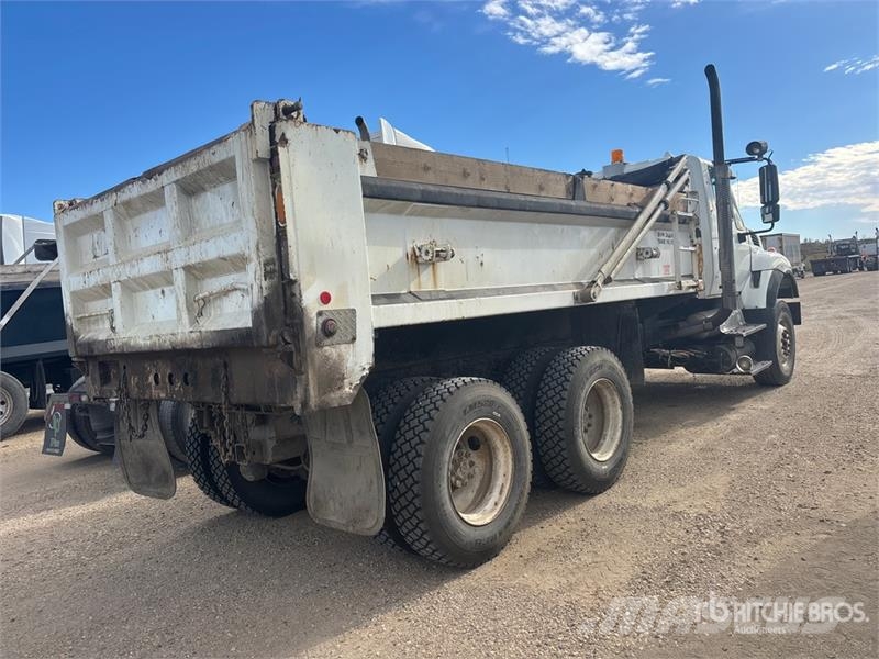 International 7500 Kipper