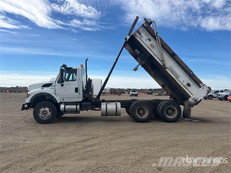 International 7500 Kipper